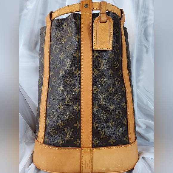 Authentic Louis Vuitton Randonnee Bagpack - Picture 3 of 17